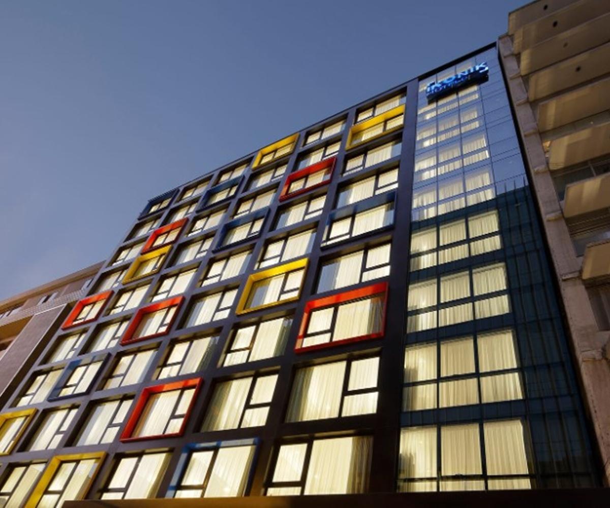 Ikonik Miraflores Hotel 4*